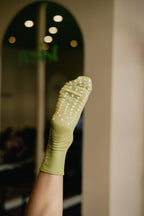 Chaussettes de Pilates MATCHA "Wellness"